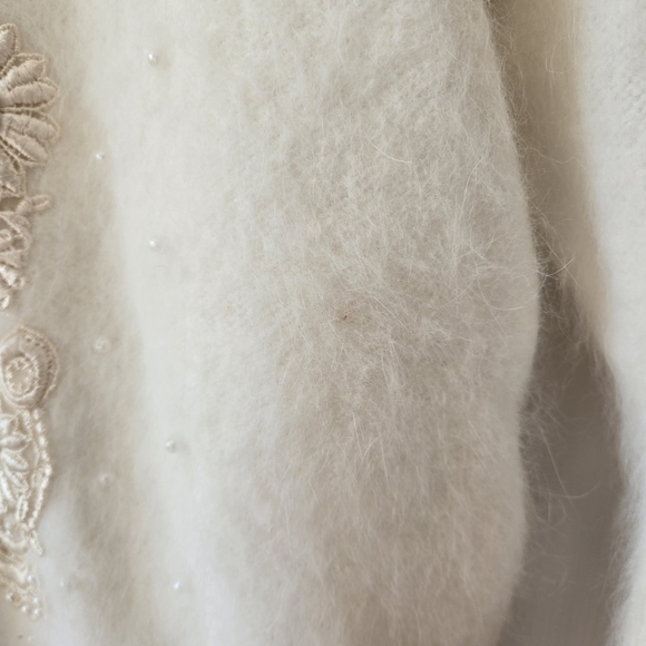Vintage Lee Sands White Angora  Sweater Beaded Cardigan Grandmacore One Size - Picture 10 of 10
